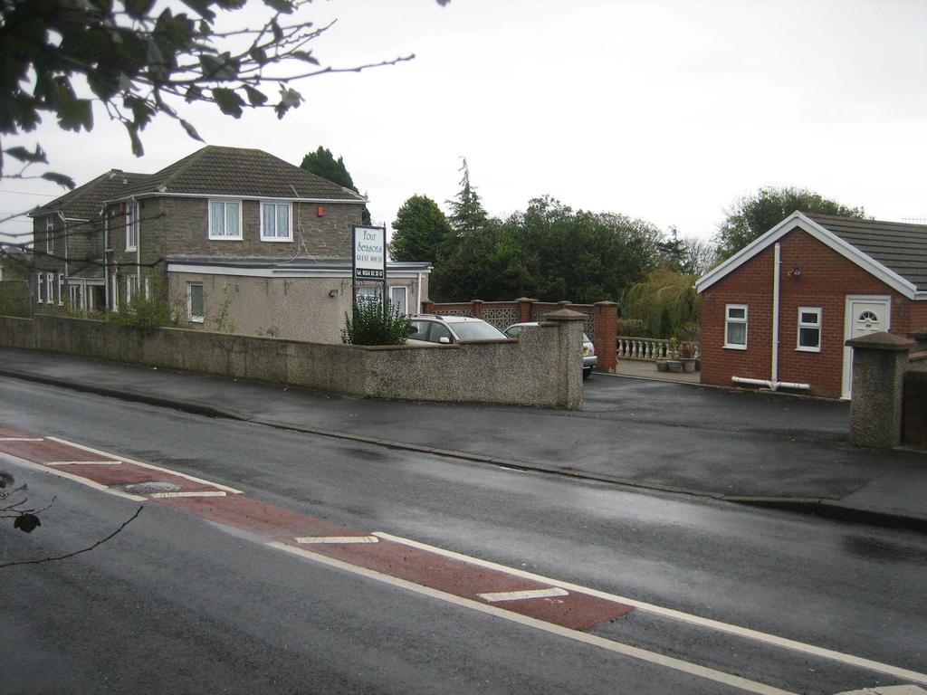 Four Seasons Guest House Pembrey Exterior photo