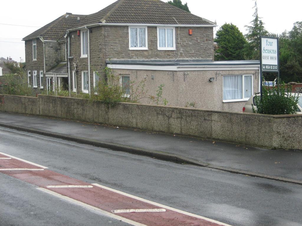 Four Seasons Guest House Pembrey Exterior photo